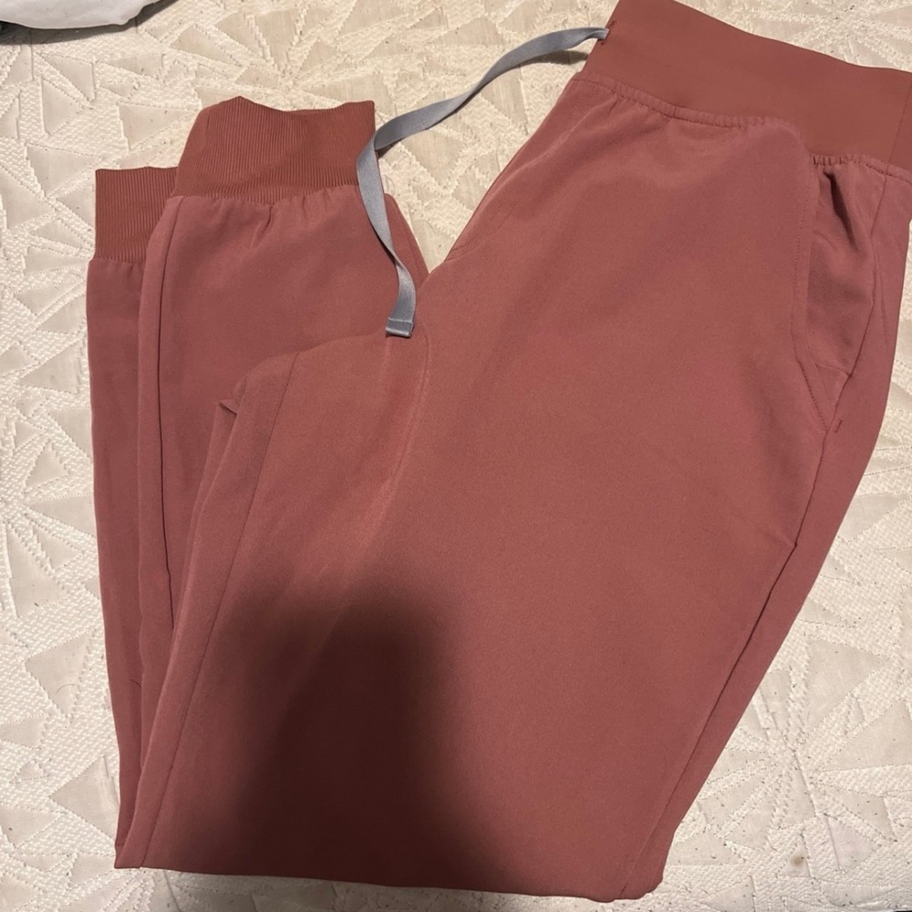 Women’s figs scrub pants